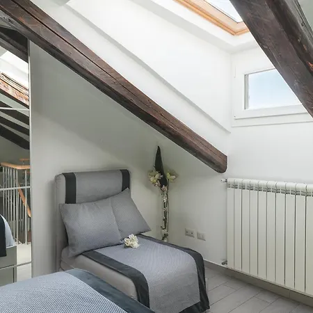 Vic Pigneto, Luxury House Terrace Apartamento *
